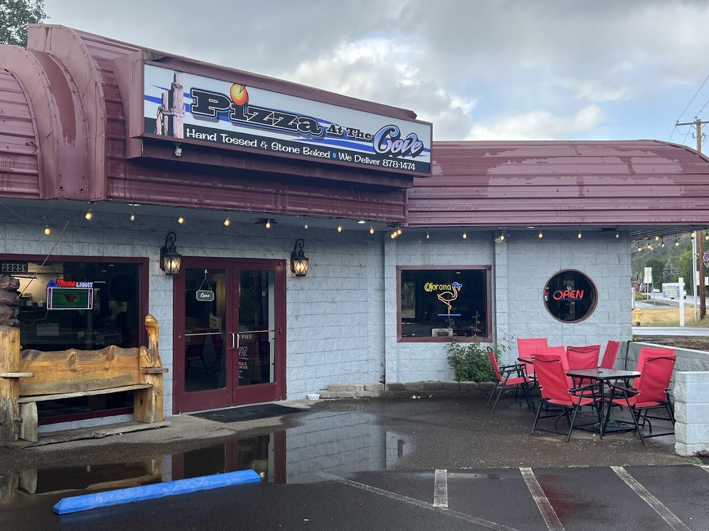Pizza At the Cove